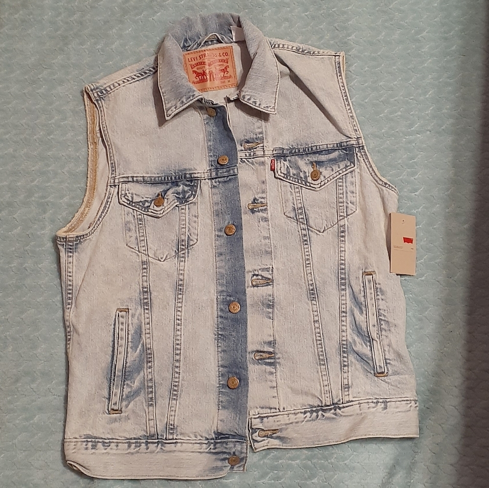 Vest levis
